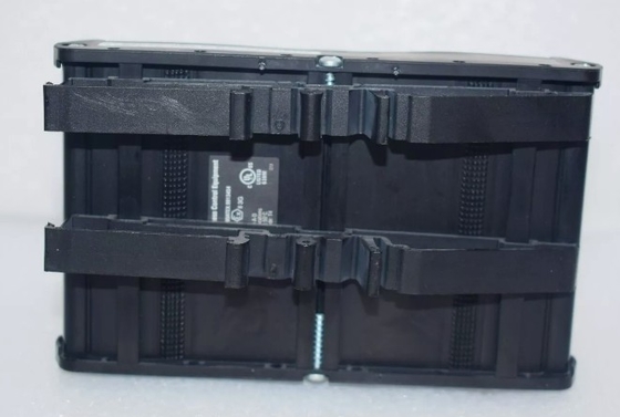Foxboro P0916AA FBM201 /B/C/D Аналоговый входный модуль содержит восемь аналоговых входных каналов, принимающих 2 провода