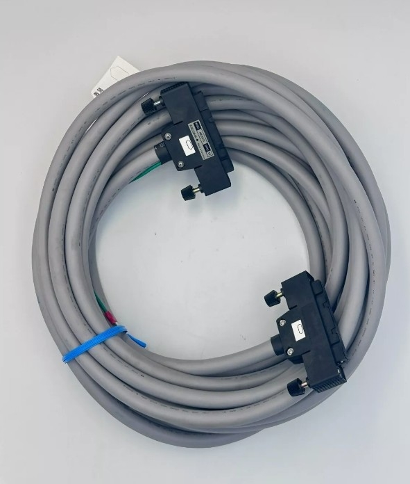 YOKOGAWA AKB331 Сигнальный кабель 50-50 штифтов для соединения между SDV144/531/53A/541/SAT145 и терминальной панелью